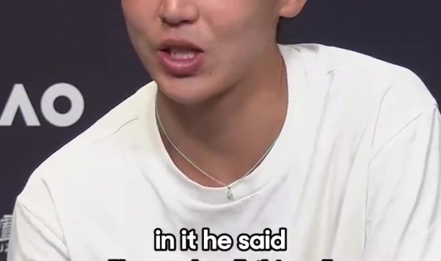 王欣瑜：冬训期间看了库里的自传 最喜欢里面的一句我能胜任一切