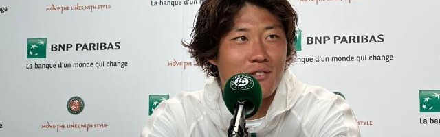 半岛体育官网-张之臻法网次轮赛后：有分析、有自黑、也有欢声笑语