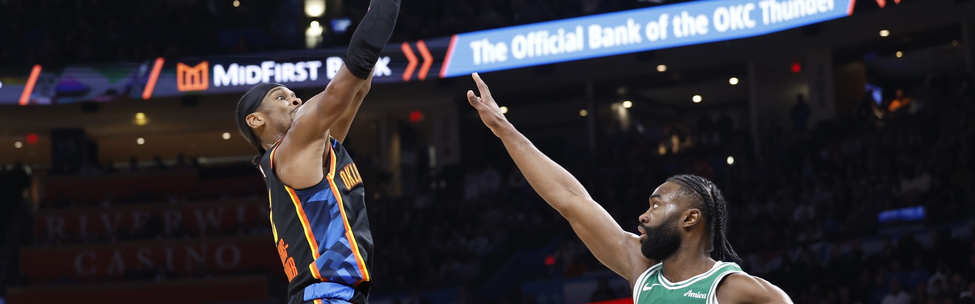 半岛体育-杰伦·布朗称赞亚历山大破纪录：伟大的标志就是这种稳定性