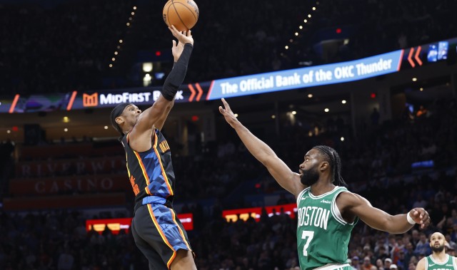 半岛体育-杰伦·布朗称赞亚历山大破纪录：伟大的标志就是这种稳定性