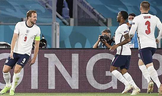 半岛体育官网-梁宏业：英格兰场场训练赛，犹如独孤求败